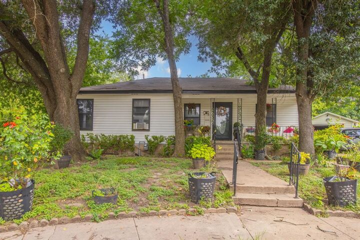 Property Photo: 3109 Edmond Avenue TX 76707