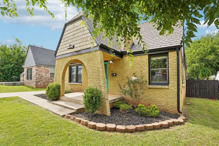 Property Photo:  1928 NW 37th Street  OK 73118 