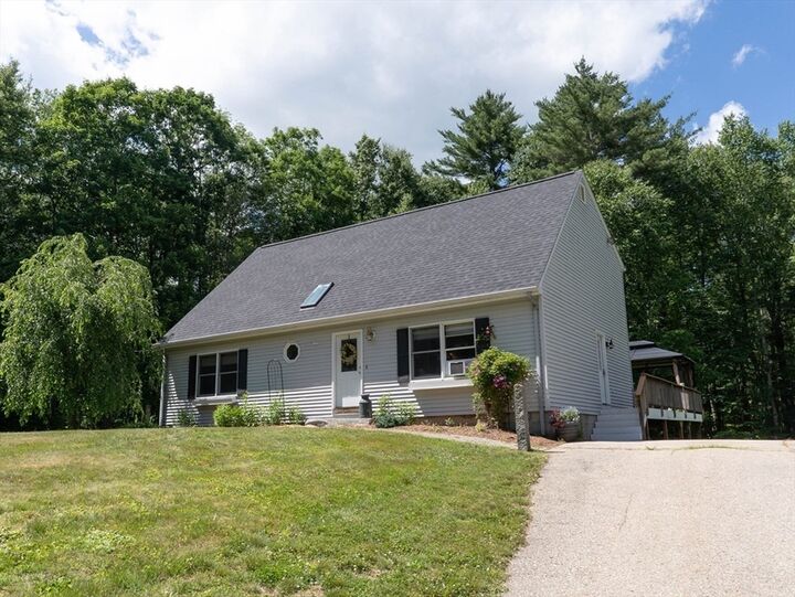 Property Photo:  1 Barefoot Ln  MA 01506 