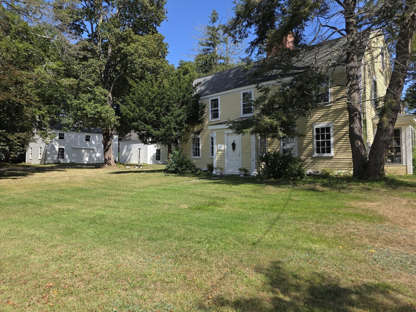 Property Photo:  2 Elm St  MA 01921 
