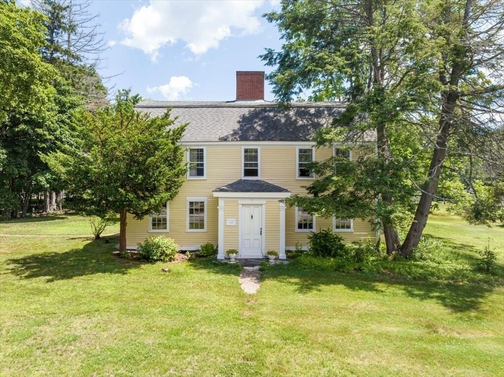 Property Photo:  2 Elm St  MA 01921 