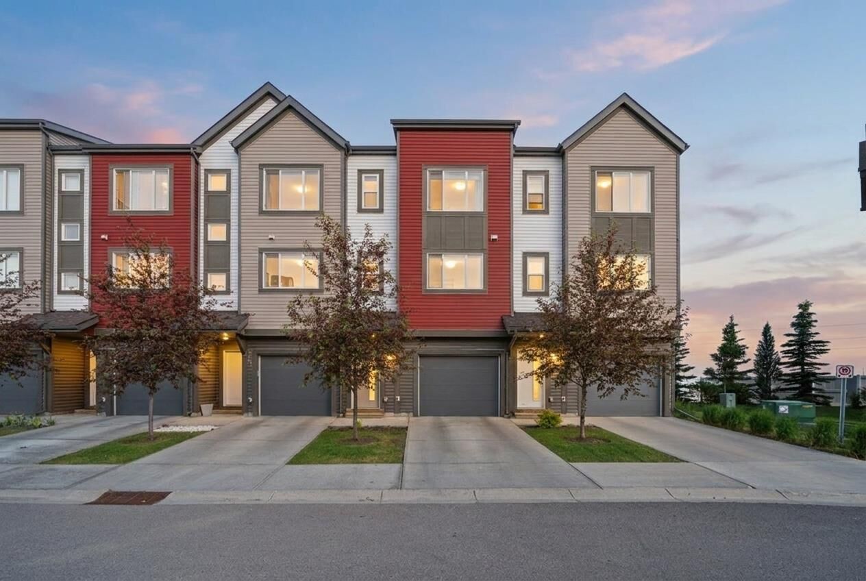 Property Photo: 98 Copperstone Villas SE AB T2Z 5E3