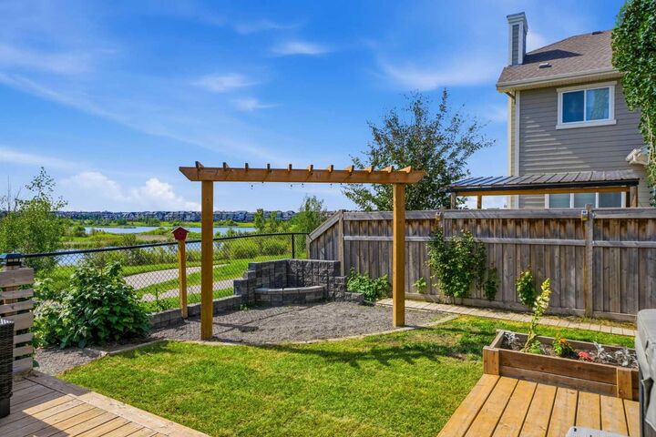 Property Photo:  468 Mahogany Boulevard SE  AB T3M 1M9 