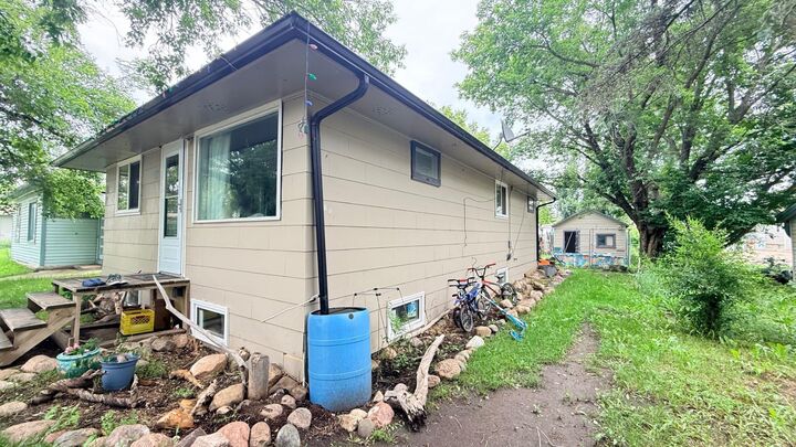 Property Photo:  117 2 Street W  SK S0M 1H0 