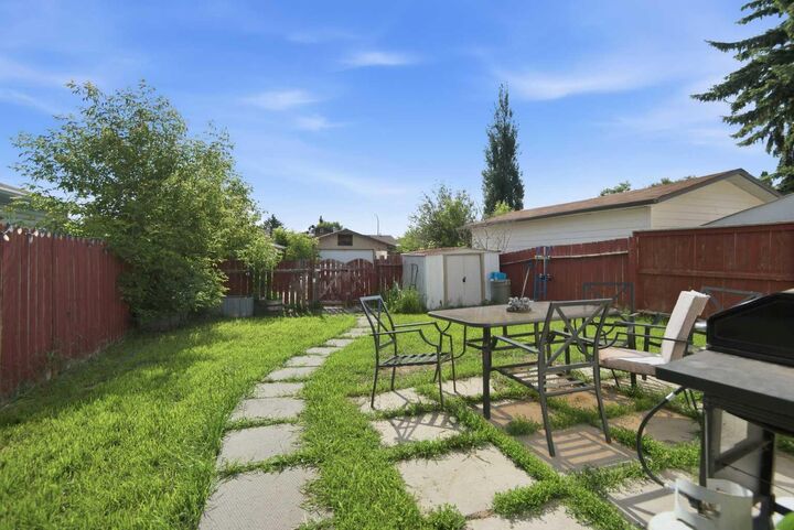 Property Photo:  119 Overdown Drive  AB T4P 1W5 
