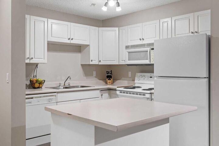 Property Photo:  2000 Millrise Point SW 2206  AB T2P 3W4 