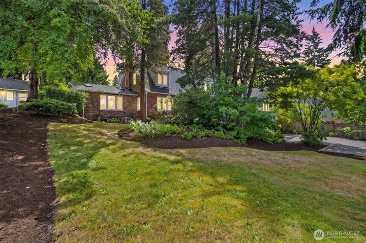 Property Photo:  15440  22nd Ave  SW  WA 98166 