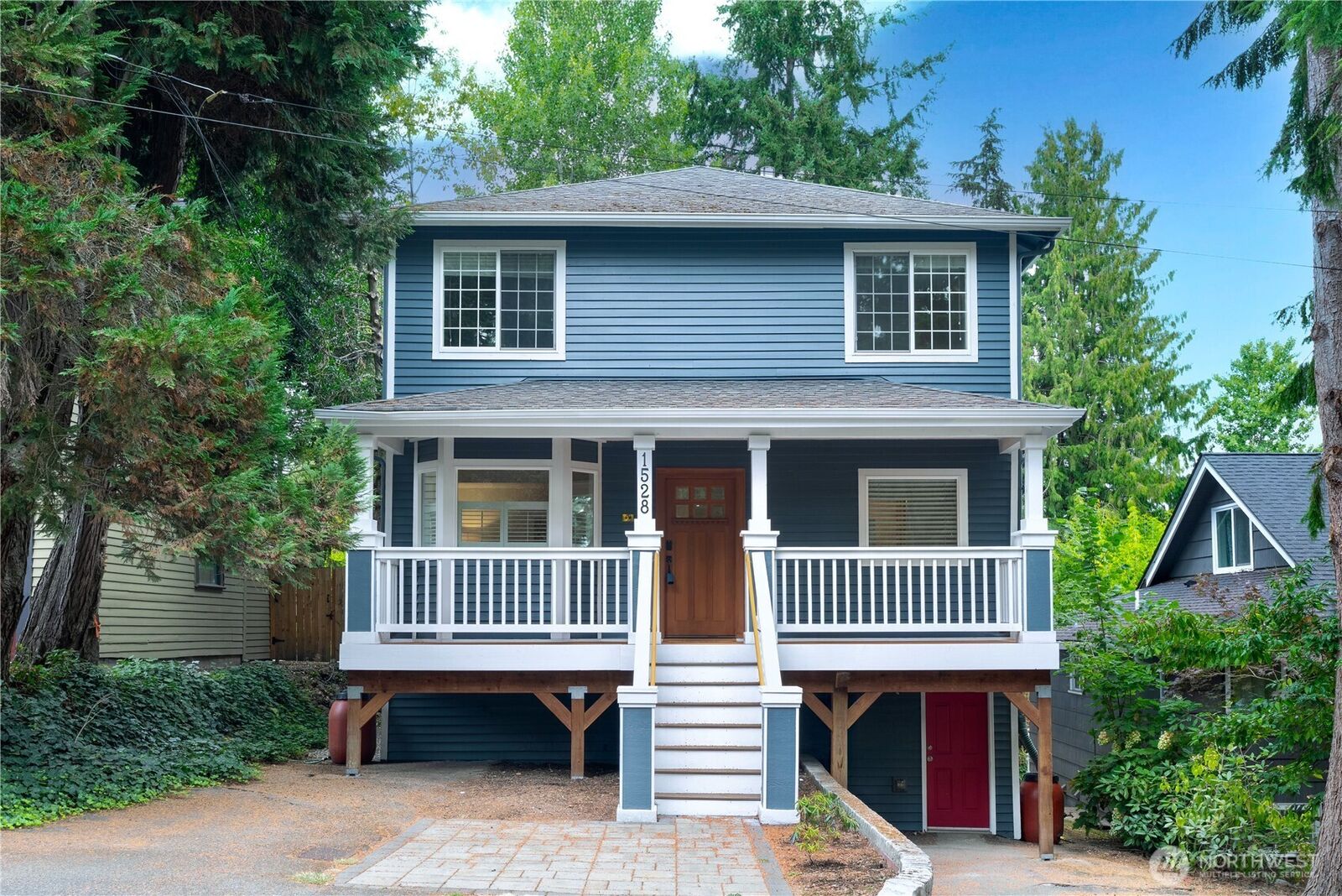 Property Photo:  1528  NE 97th St  WA 98115 