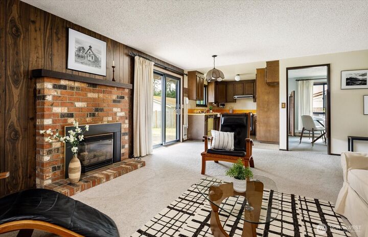 Property Photo:  2047  Pine Wood Way  WA 98277 