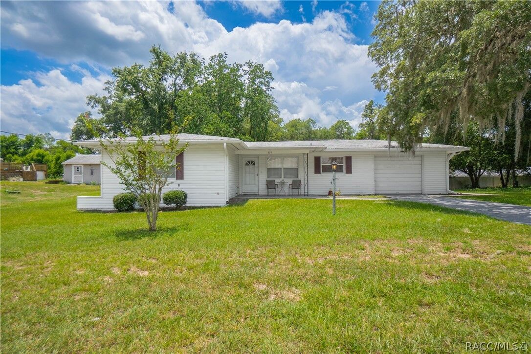 Property Photo:  519 Poplar Street  FL 34452 