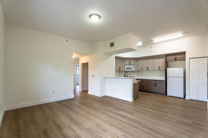 Property Photo:  2801 Riverside Drive 301-S  FL 33065 