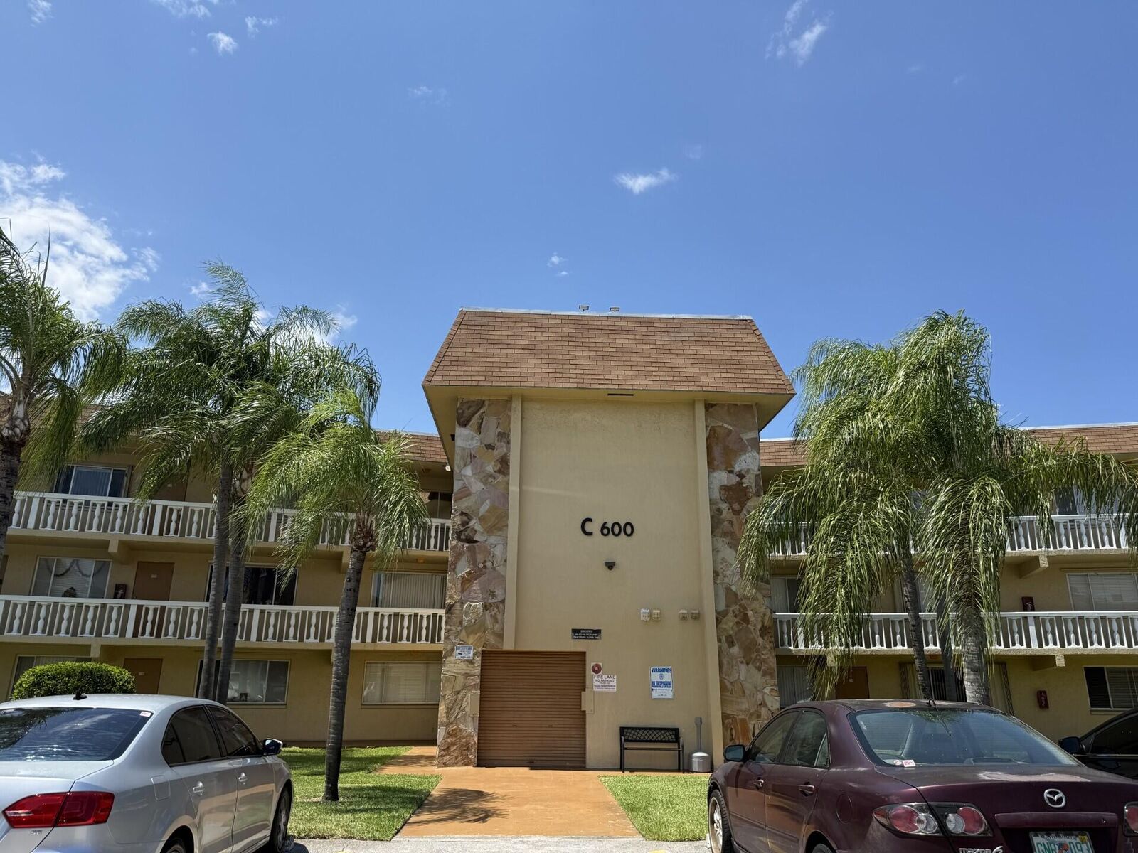Property Photo:  600 Village Green Court 121  FL 33461 