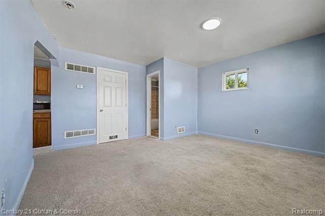Property Photo:  1504 McLain Avenue  MI 48146 