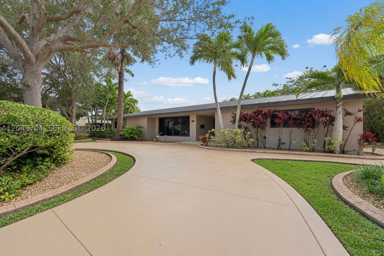 Property Photo: 7430 SW 142nd Ter FL 33158