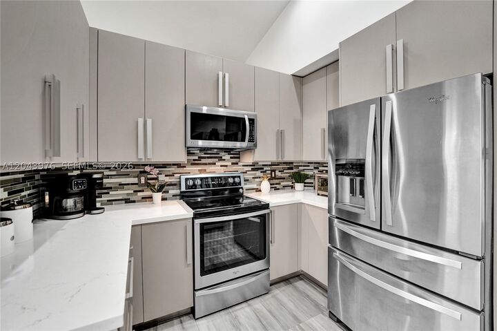 Property Photo: 4444 Dogwood Cir FL 33331
