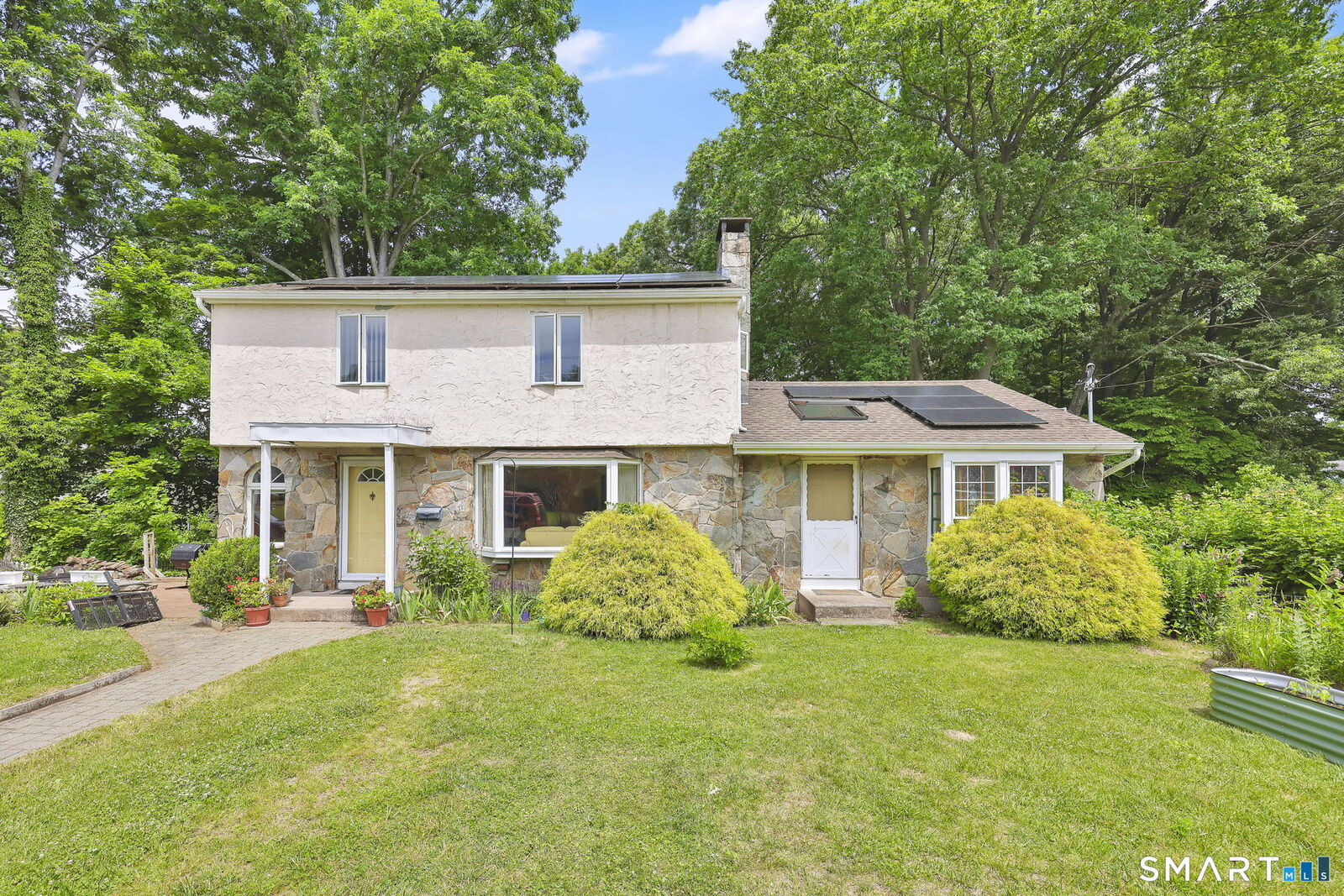 Property Photo:  33 Chambers Street  CT 06042 