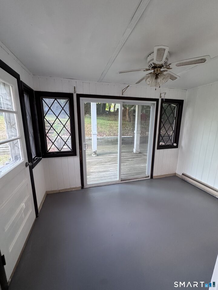 Property Photo: 460 Congress Avenue 1 CT 06708
