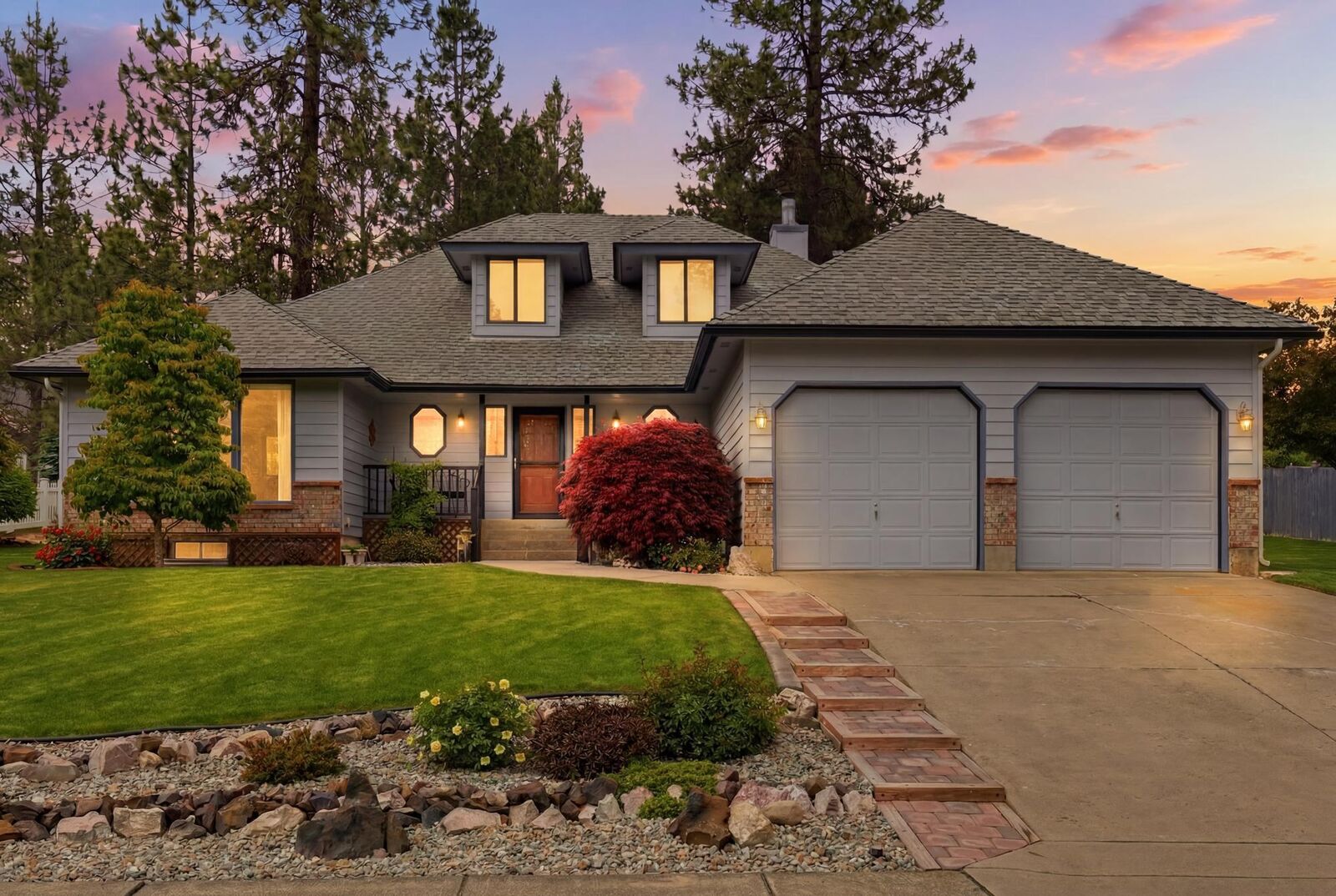 Property Photo:  2006 W Wedgewood Ave  WA 99208 