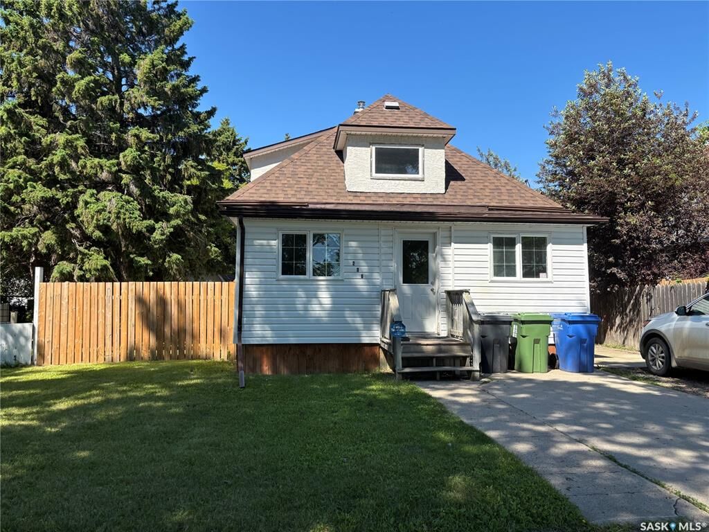 Property Photo: 206 Second Avenue N SK S3N 1G7