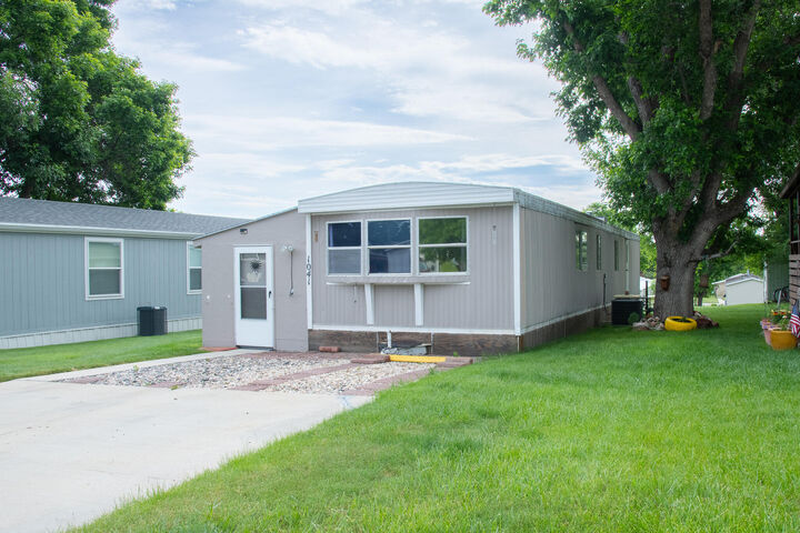 Property Photo:  1041 Bellevue Avenue  WY 82801 