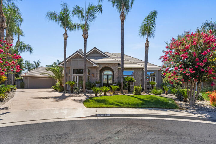 Property Photo: 5709 W Seeger Court CA 93277
