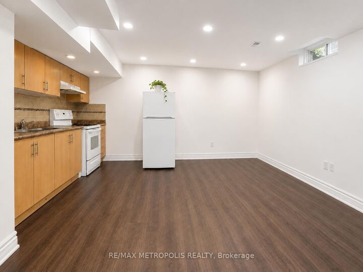 Property Photo:  81 Trumpeter Street Bsmt  ON M1B 6H1 