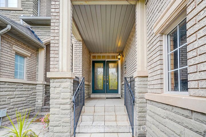 Property Photo: 2305 Woodfield Road ON L6H 6Y7