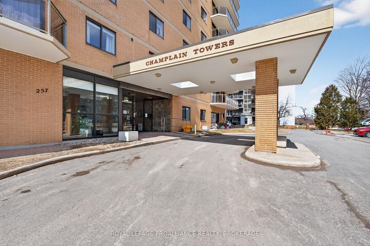 Property Photo: 257 Bath Road 1006 ON K7M 7T3