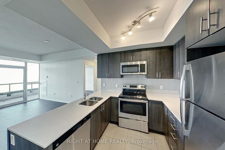 Property Photo:  560 North Service Road 807  ON L3M 0G1 