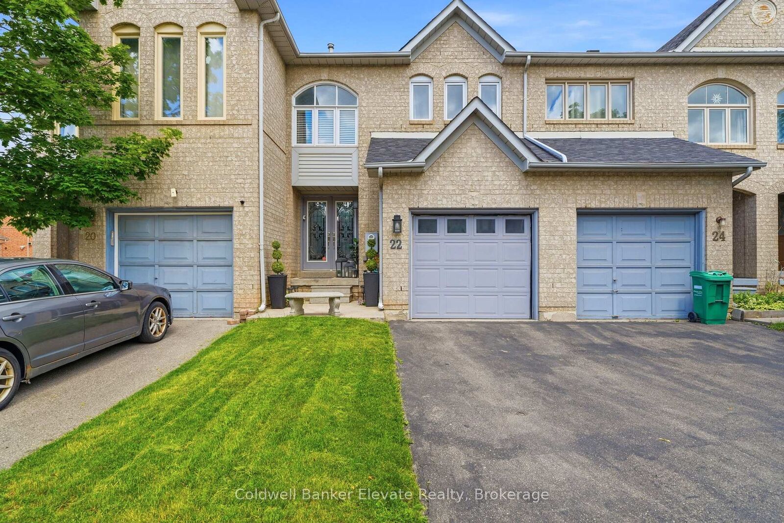 Property Photo:  22 Goldenlight Circle  ON L6X 4N6 