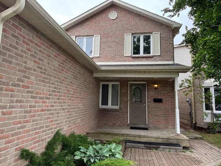 Property Photo: 3072 Patrick Crescent ON L5N 3G5