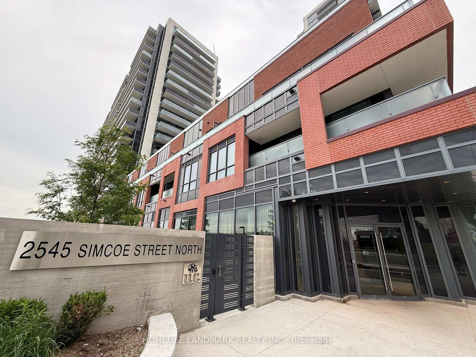 Property Photo:  2545 Simcoe St Street N 539  ON L1L 0W3 