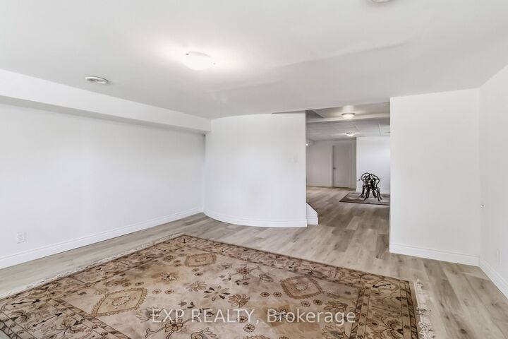 Property Photo: 1401 Tamworth Court ON L7P 4V3