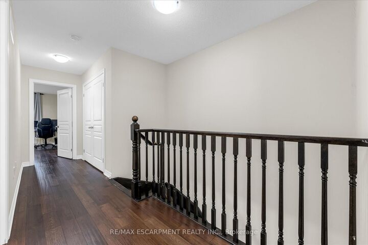 Property Photo:  370 Stonehenge Drive 13  ON L9K 0H9 
