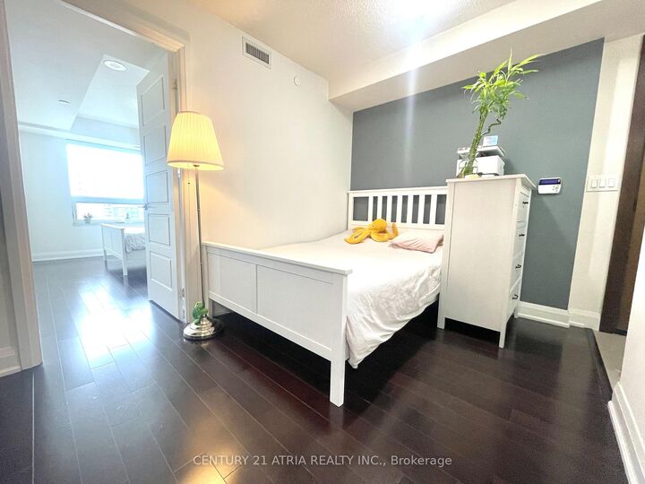 Property Photo:  1 Uptown Drive 806  ON L3R 5C1 