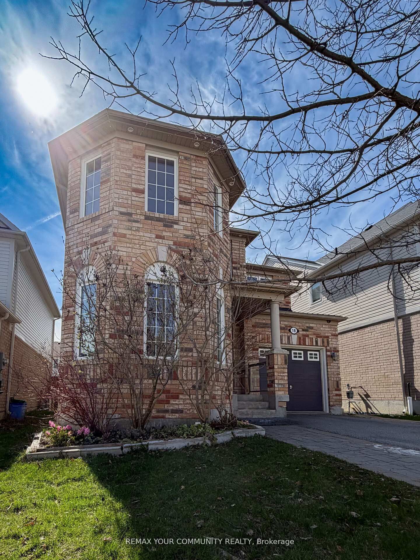 Property Photo:  18 Gordon Drive  ON L9R 0J1 