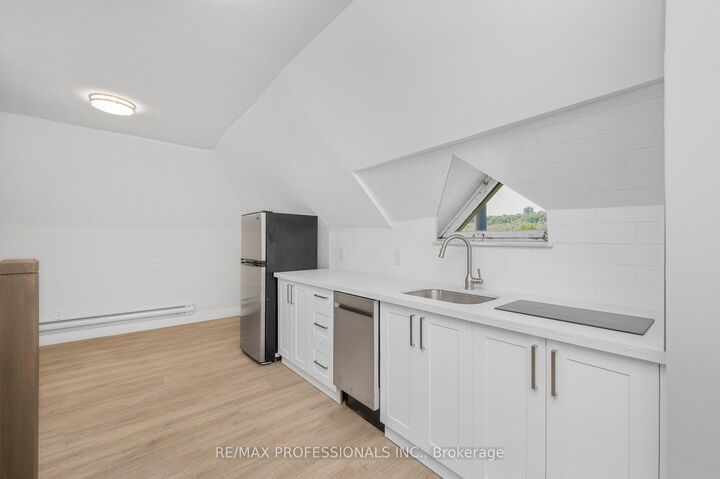 Property Photo:  388 Wilson Street #3  ON L8L 1S9 