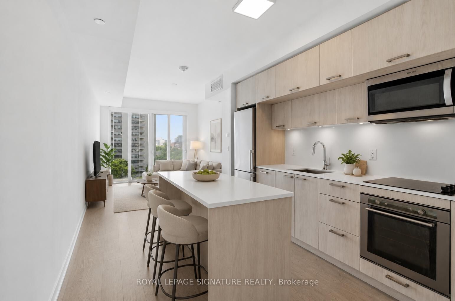 Property Photo:  50 McCaul Street 917  ON M5T 1V9 