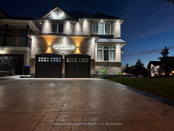48 Hawke Crescent — photo 1