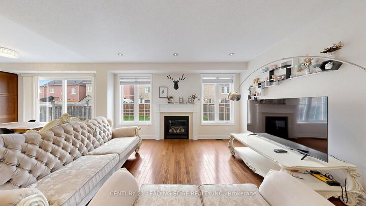 Property Photo:  72 Staglin Court  ON L6C 0L1 