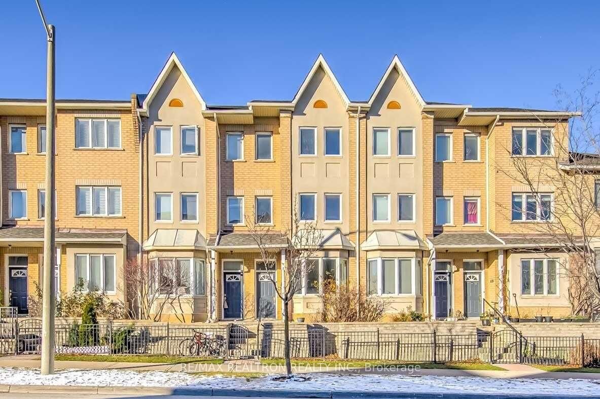 Property Photo: 28 Rosebank Drive 612 ON M1B 5Z1