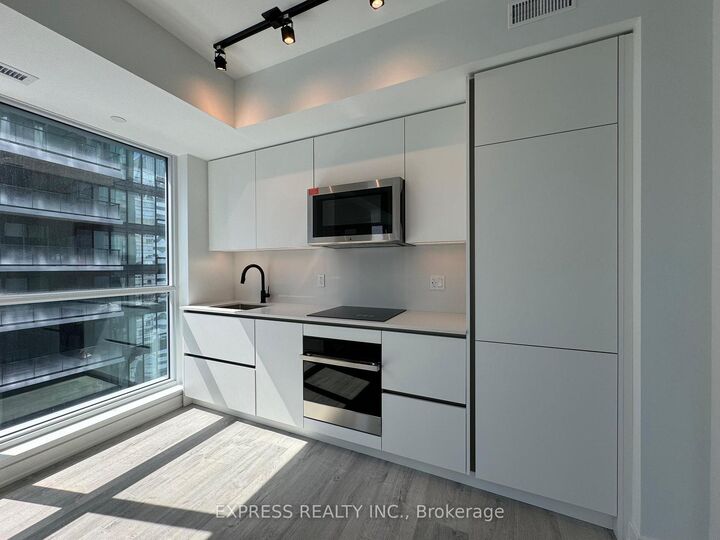 Property Photo:  327 King Street W 3603  ON M5V 0W7 