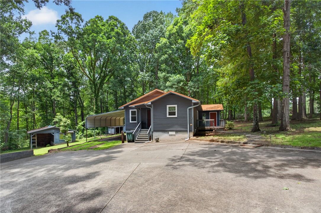 Property Photo:  230 Dickard Road  SC 29672 