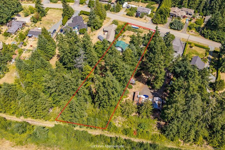 Property Photo: 4530 Thompson Clarke Dr E BC V0R 1G0