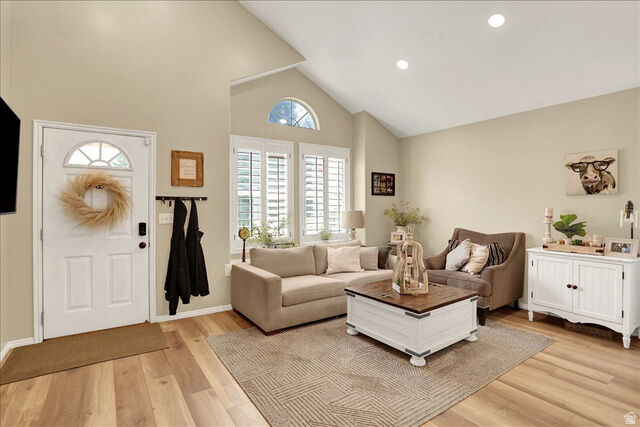 Property Photo: 1073 N 175 E UT 84041