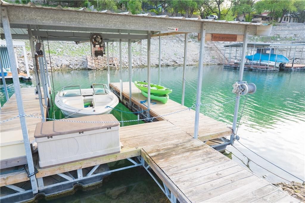 Property Photo:  16308 Lake Loop  TX 78734 