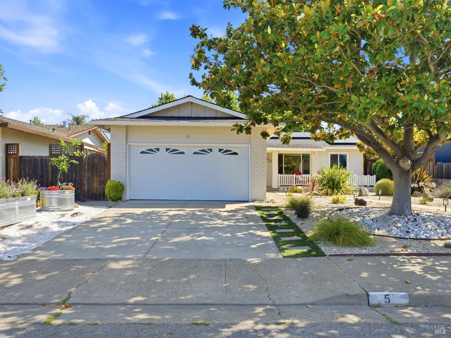 Property Photo: 5 Eastside Circle CA 94954