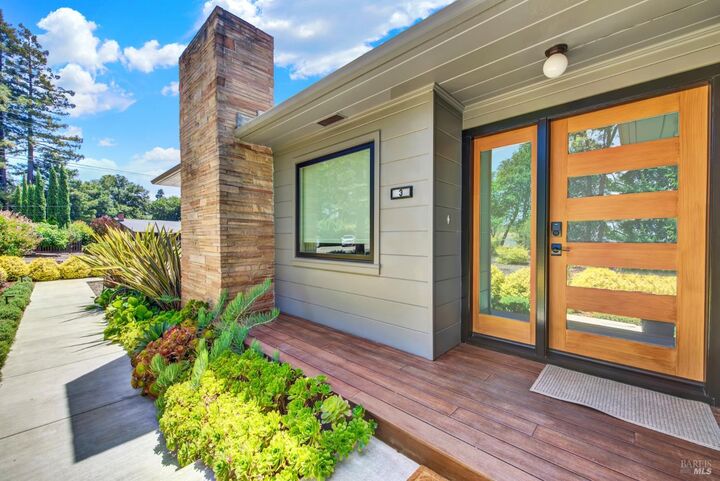 Property Photo:  3 Rosemont Circle  CA 94558 