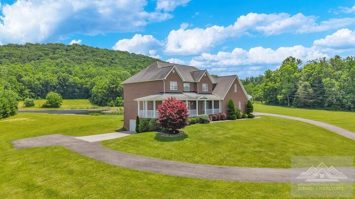 Property Photo: 4198 Hinton Road WV 24712