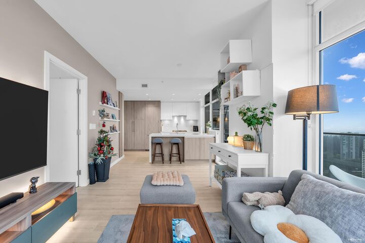 Property Photo: 6080 McKay Avenue 3304 BC V5H 0J4